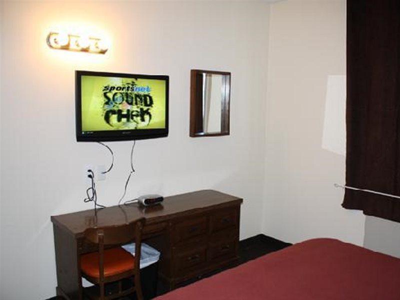 Empress Inn And Suites By The Falls Niagara Falls Exterior photo