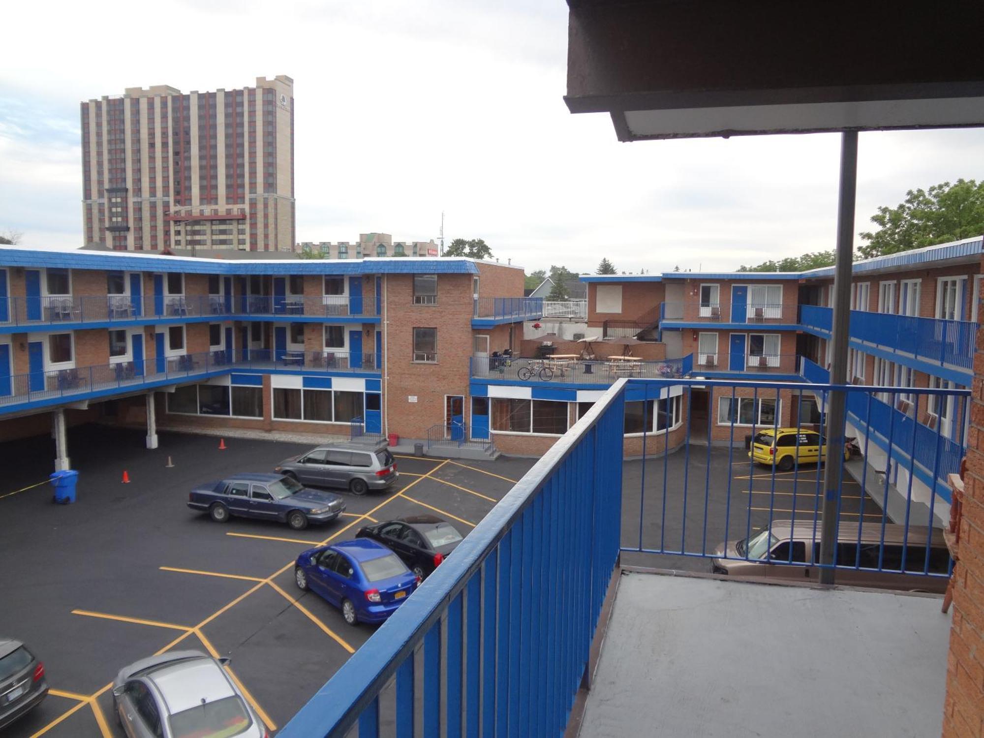 Empress Inn And Suites By The Falls Niagara Falls Exterior photo